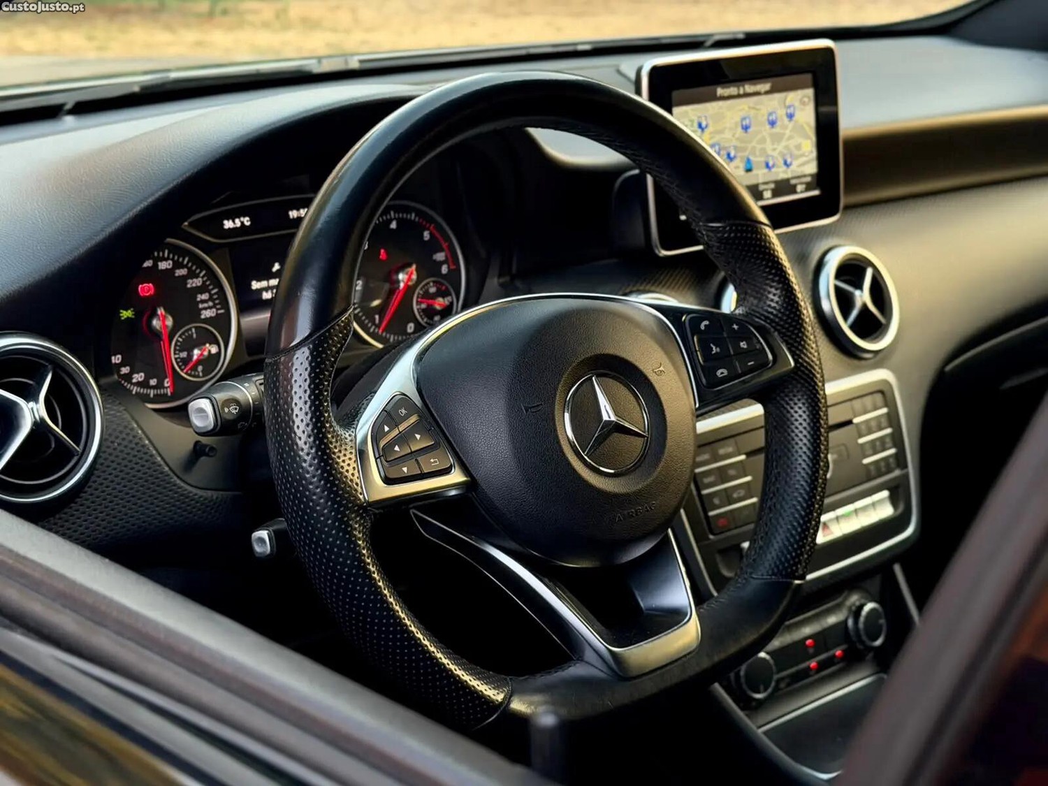 Mercedes-Benz A 180 AMG Line — fotografia 5