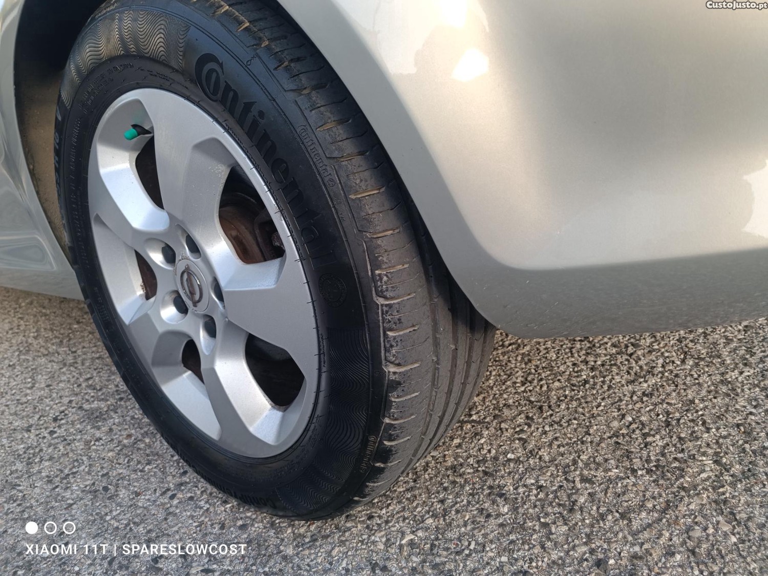Opel Astra H GTC — fotografia 2