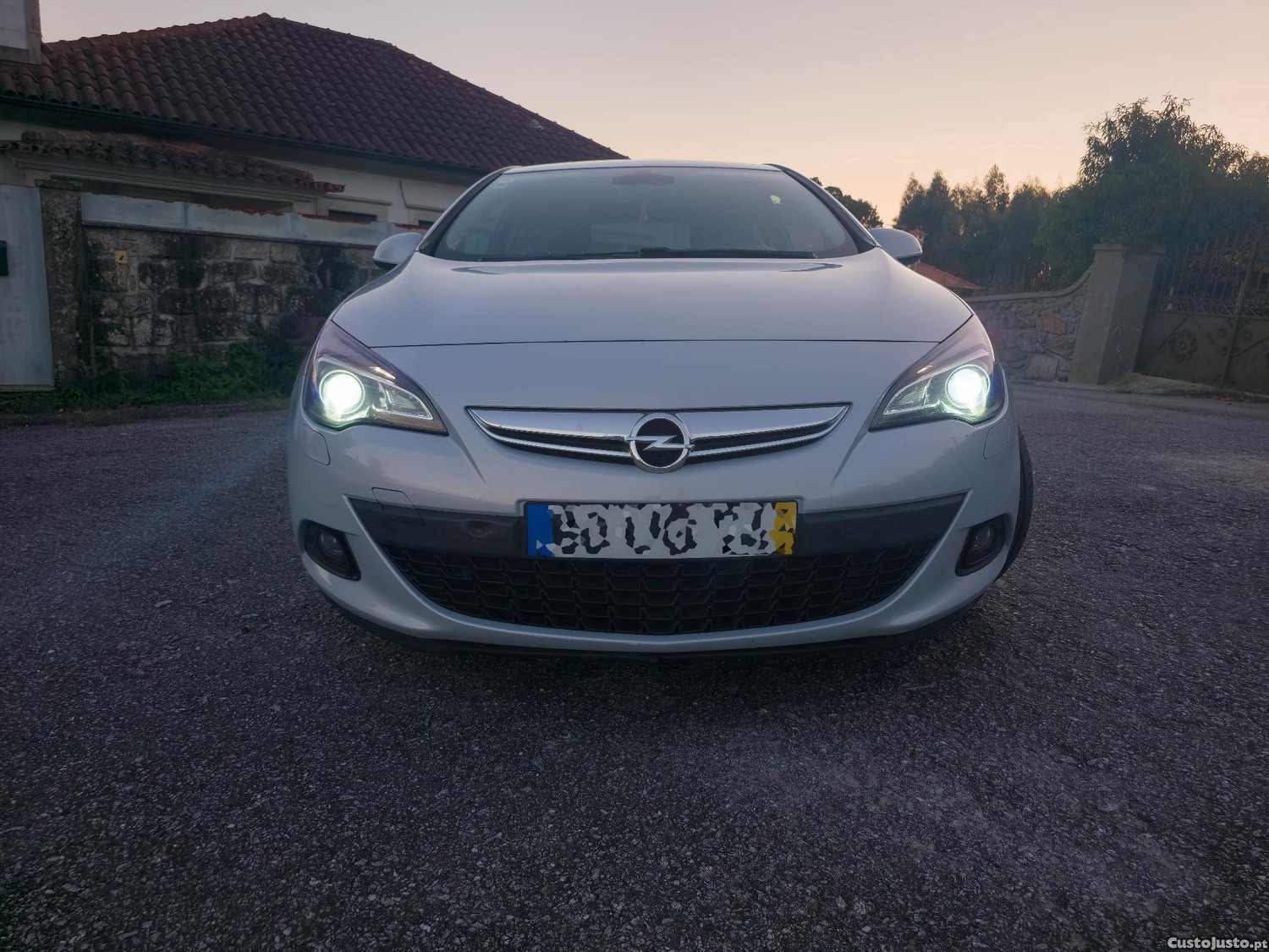 Opel Astra Gtc — fotografia 3