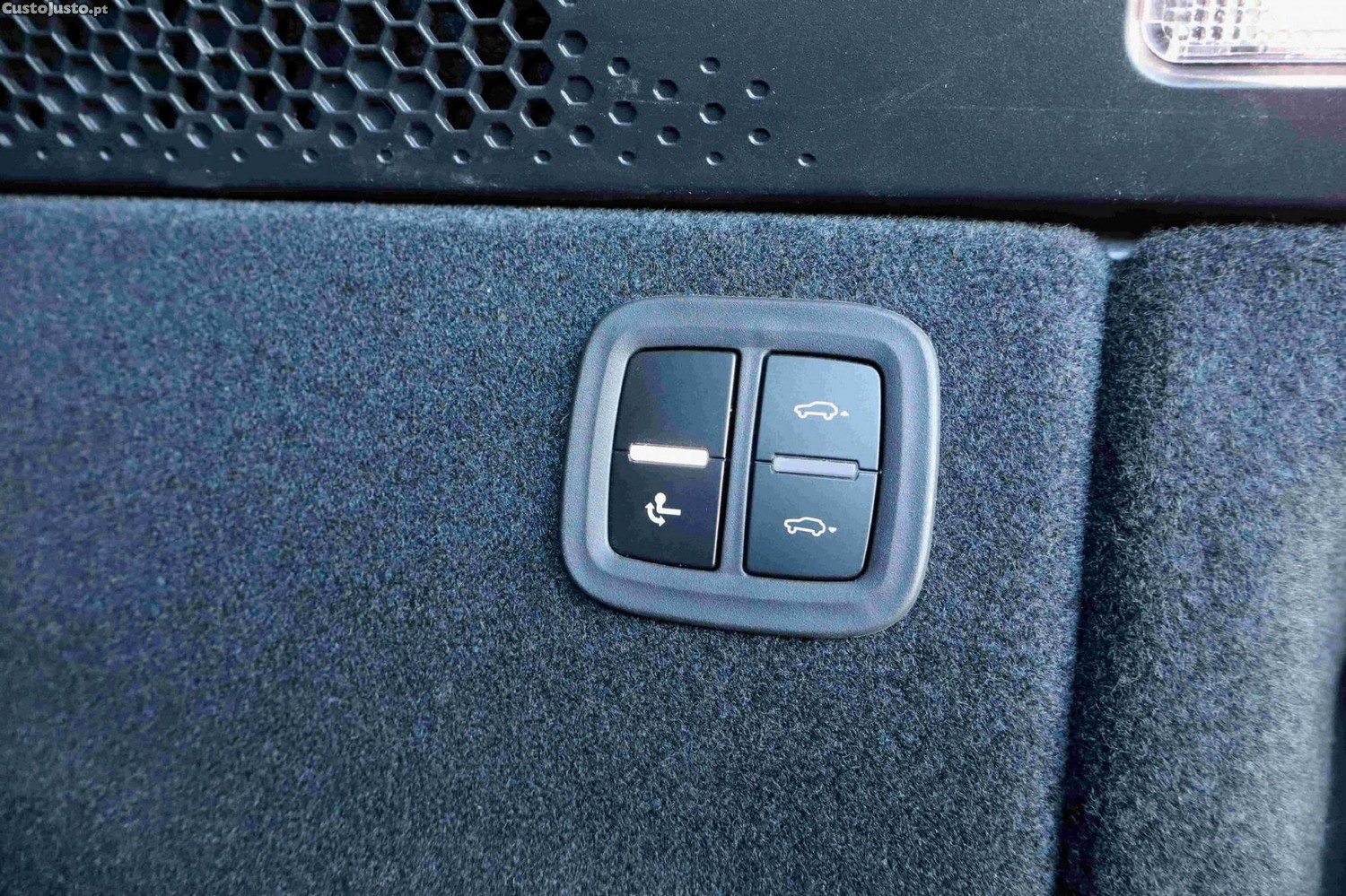 Porsche Macan Electric 4 — fotografia 12