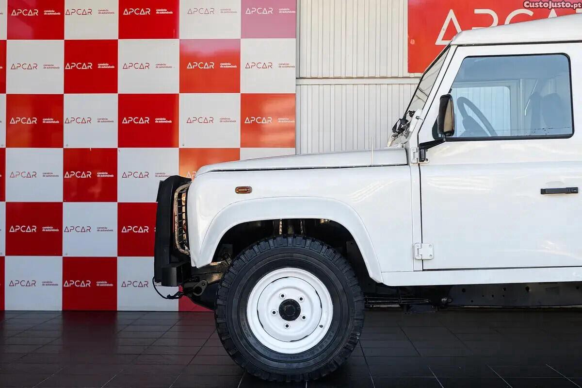 Land Rover Defender 110 2.5 Td5 E — fotografia 14