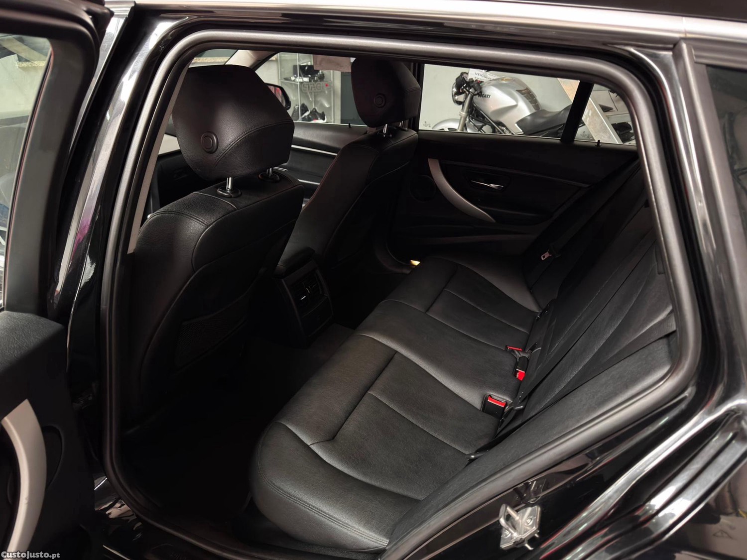 BMW 318 D Touring — fotografia 2