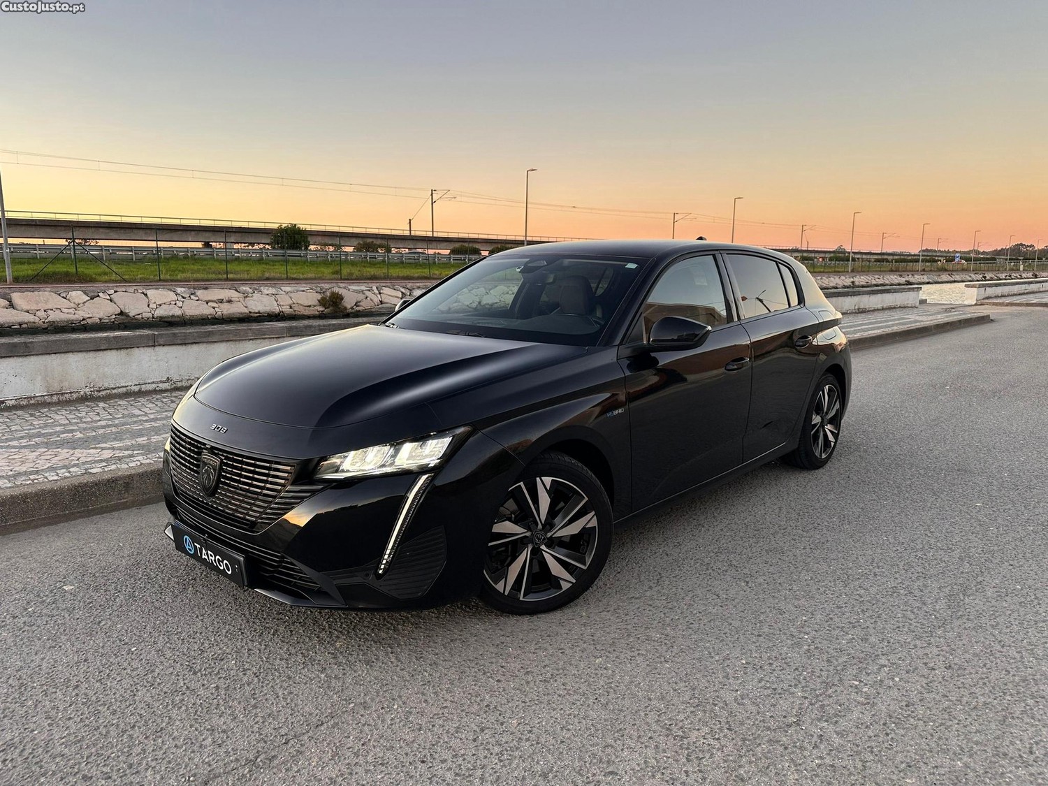 Peugeot 308 1.6 Hybrid Allure Pack e-EAT8 - 22 — photo 3