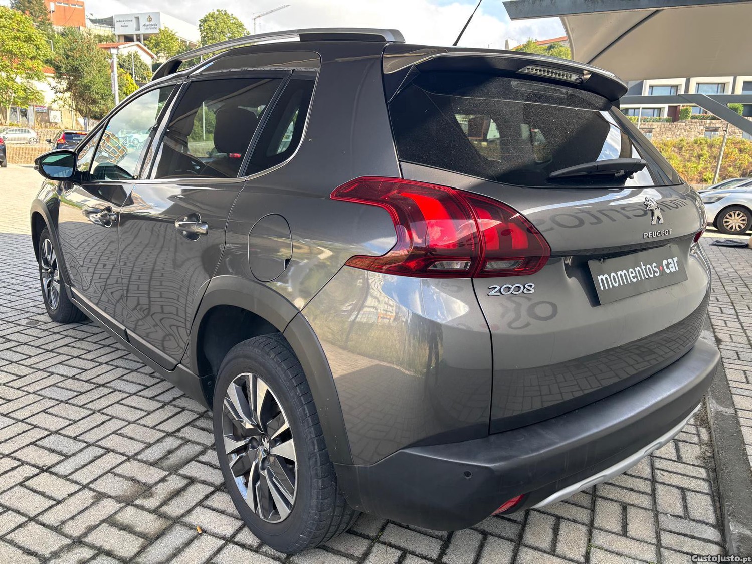 Peugeot 2008 1.2 PureTech Allure — fotografia 11