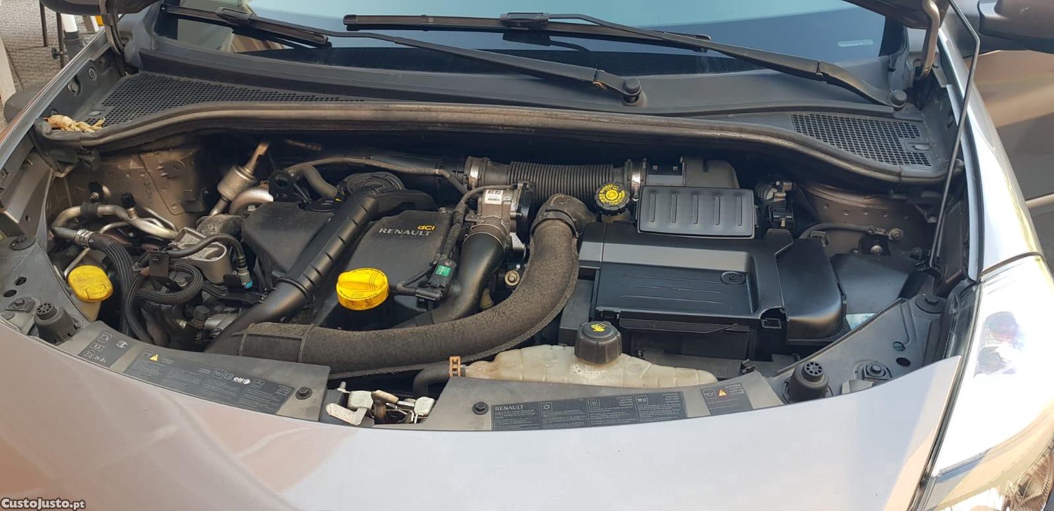 Renault Clio III break 1.5 DCI Dynamic — fotografia 4