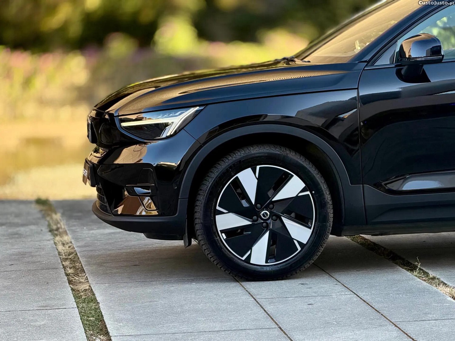 Volvo C40 Recharge 82 kWh Single M. Extended Range RWD Ultimate — fotografia 15