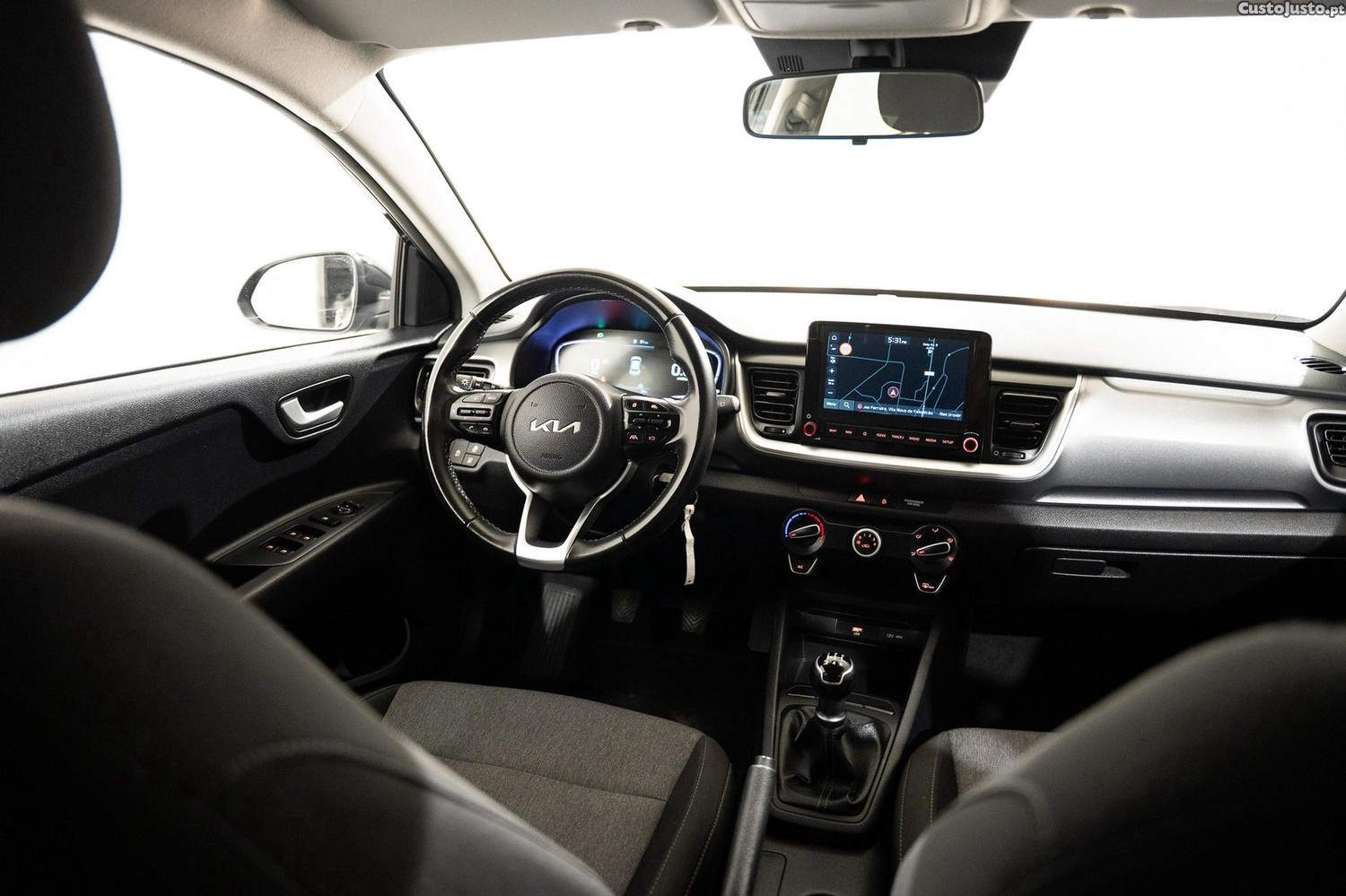 Kia Stonic 1.2 MPi Dynamic — fotografia 17