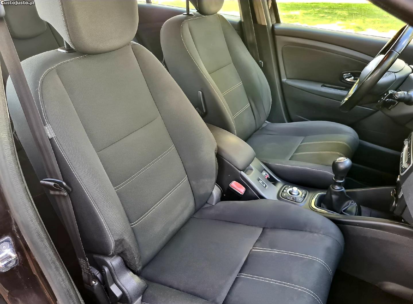 Renault Mégane GPS A/C Económica — fotografia 4