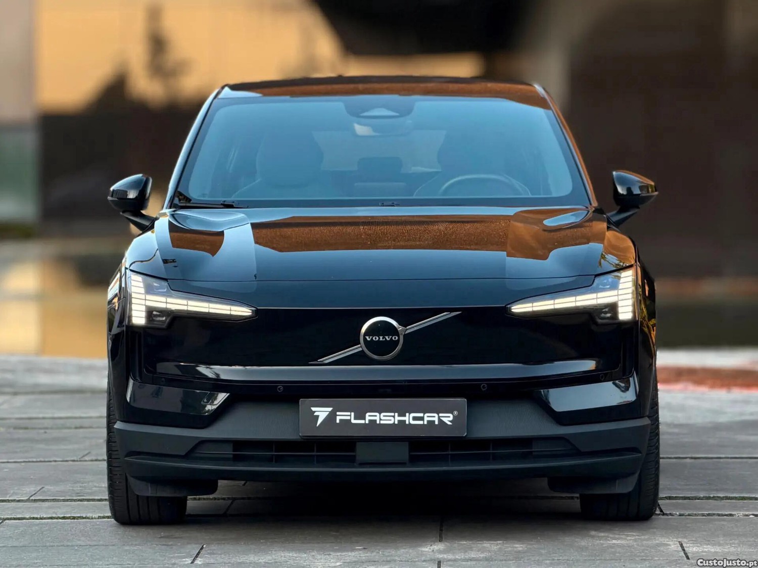 Volvo EX 30 Twin Motor Performance AWD Plus — fotografia 8