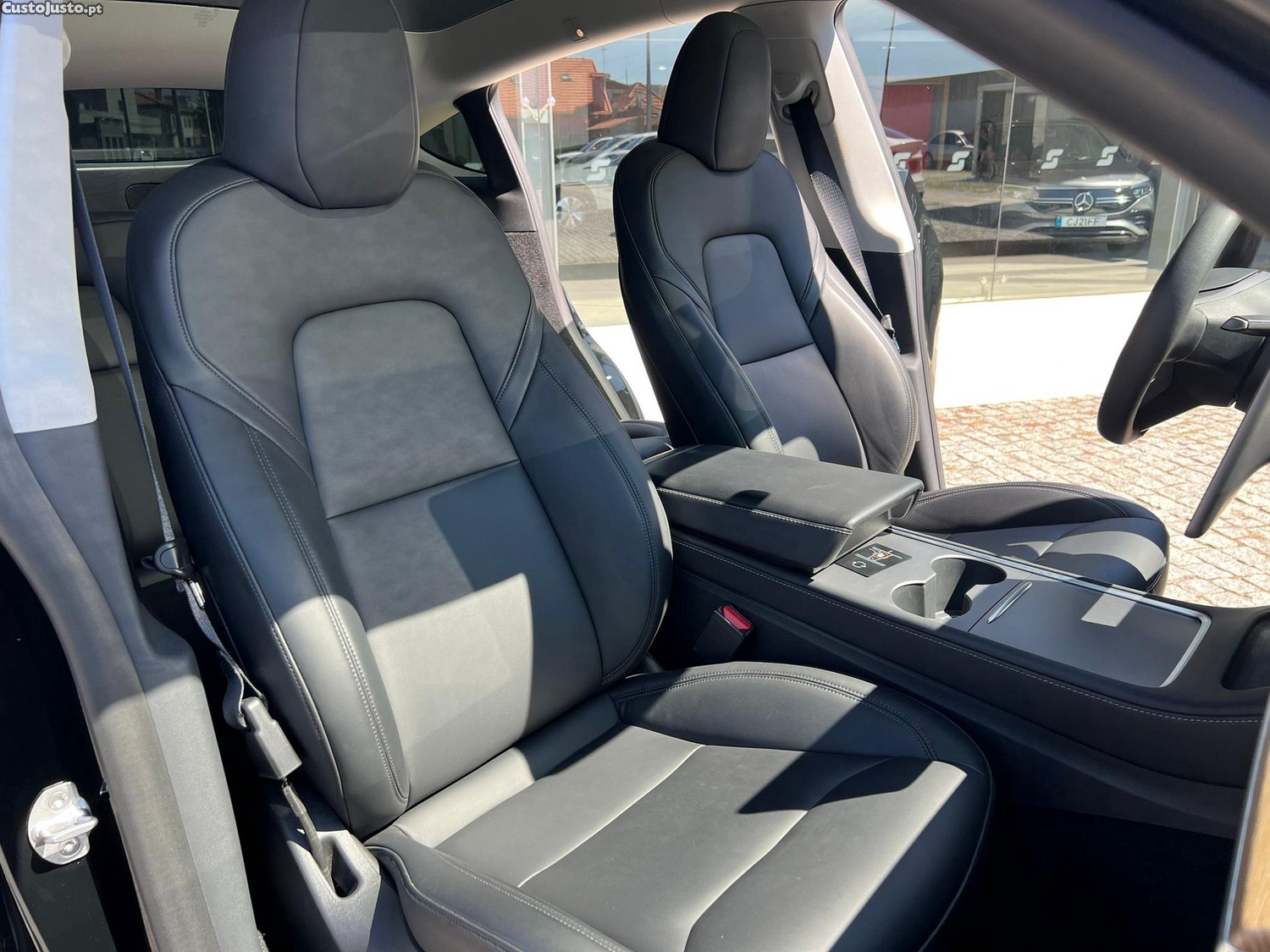 Tesla Model Y Standard — fotografia 5