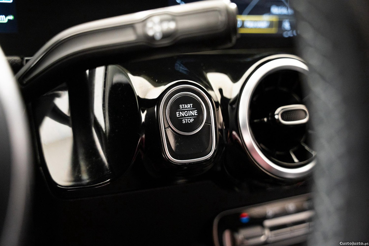 Mercedes-Benz GLA 250 e Progressive — fotografia 9