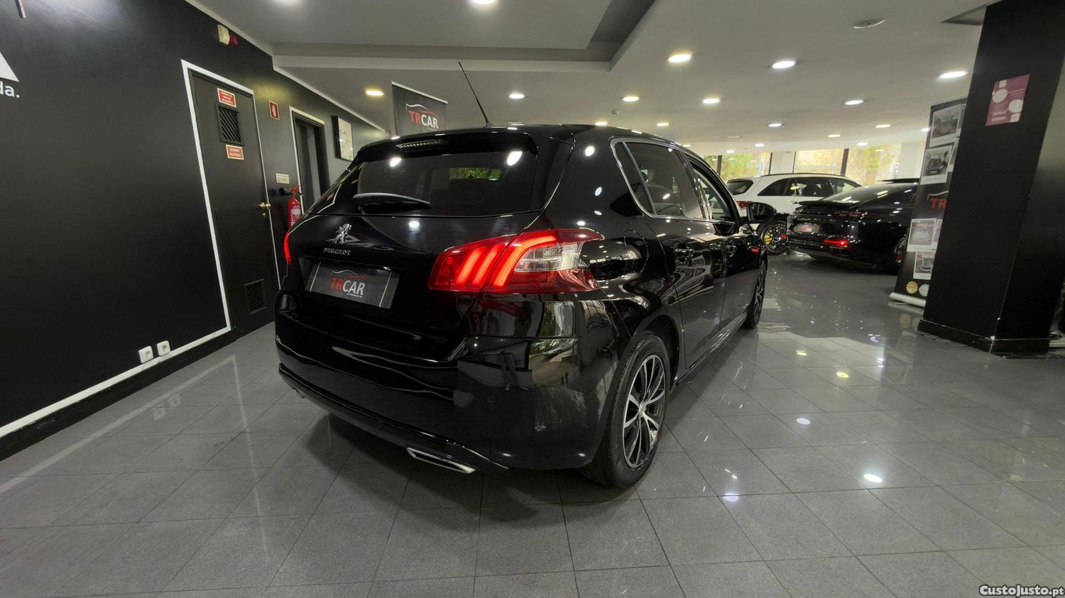 Peugeot 308 e-HDi FAP 110 Stop&Start Allure — fotografia 11