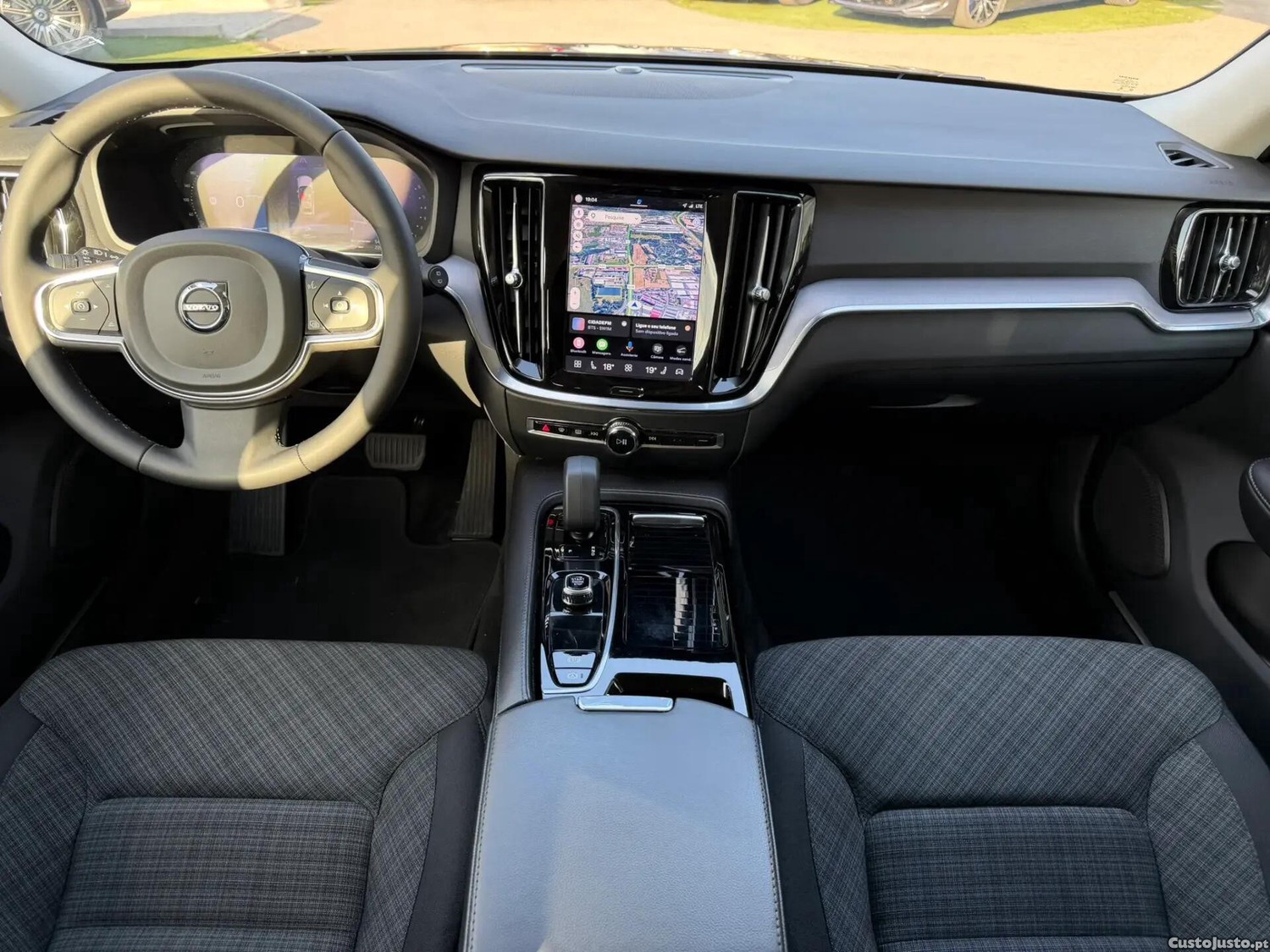 Volvo V60 2.0 T6 AWD TE Essential — fotografia 12