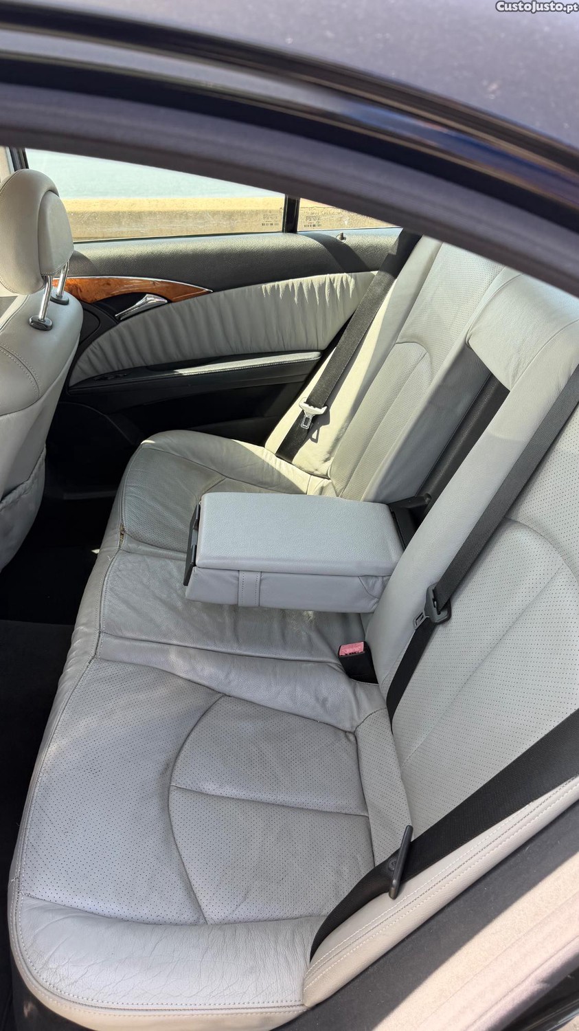 Mercedes-Benz E 220 cdi auto elegance — photo 4
