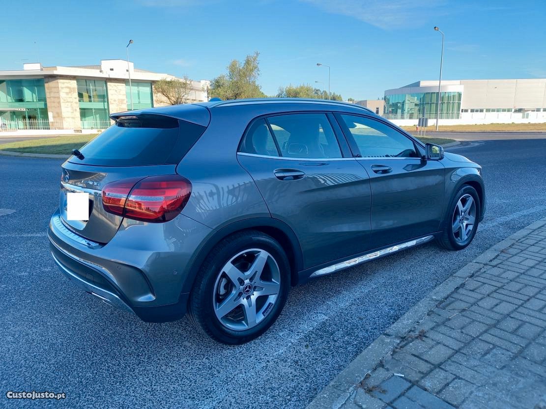 Mercedes-Benz GLA 220 AMG - 17 foto 3