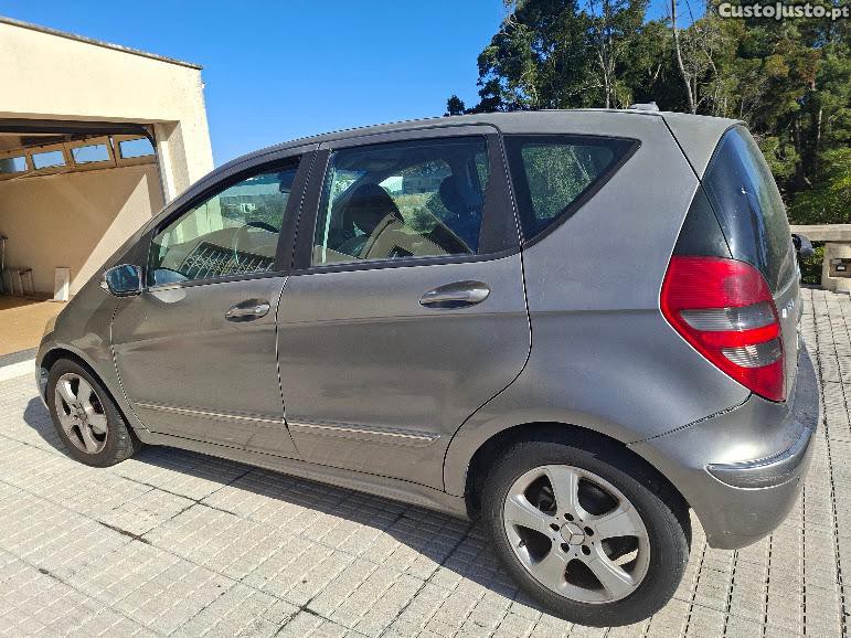 Mercedes-Benz A 180 CDI Avangarde — fotografia 12